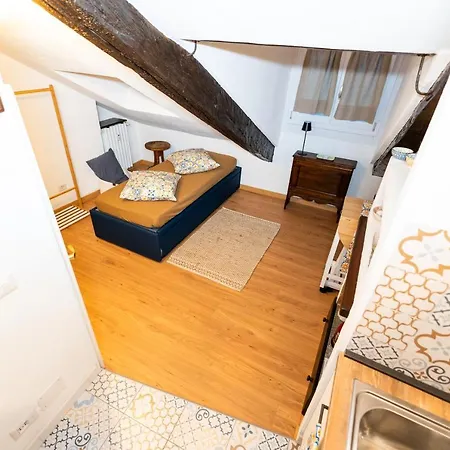 Sotto I Tetti Di Mansarda Di Gil Apartamento *