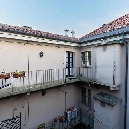 Sotto I Tetti Di Mansarda Di Gil * Turín