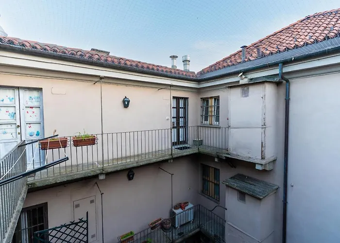 Sotto I Tetti Di Mansarda Di Gil * Turín